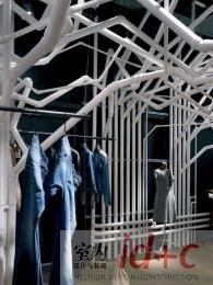 自然工厂——Diesel DenimGallery 东京专卖店