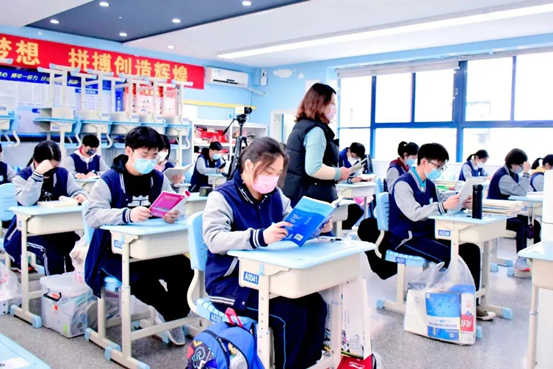 三雄极光助力学校复学 | 守住教室健康照明这一关